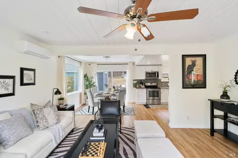 Living - 720 Wilson Ave, Vallejo, CA 94590 photo 4 of 4