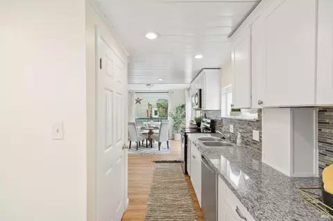 Entry Way - 720 Wilson Ave, Vallejo, CA 94590 photo 2 of 5