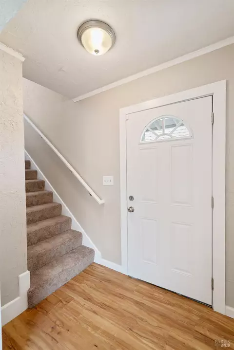 Entry Way - 720 Wilson Ave, Vallejo, CA 94590 photo 3 of 5