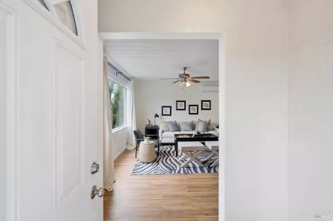Entry Way - 720 Wilson Ave, Vallejo, CA 94590 photo 1 of 5