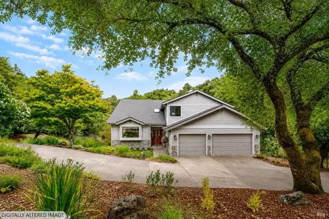 5146 Vista Grande Dr, Santa Rosa, CA 95403