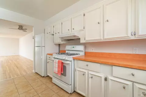 Kitchen - 506-508 Spring St, Sausalito, CA 94965 photo 2 of 5