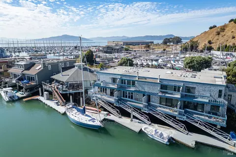 1318 Mallard Dr, Richmond, CA 94801