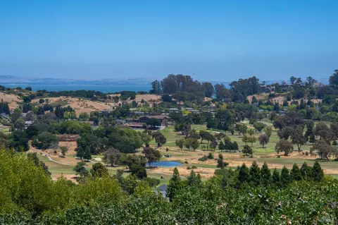 82 Mcnear Dr, San Rafael, CA 94901