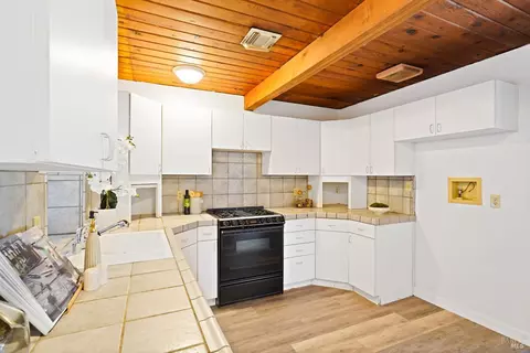 Kitchen - 51 Solano Dr, Dixon, CA 95620 photo 3 of 3