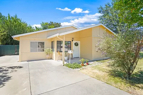 51 Solano Dr, Dixon, CA 95620