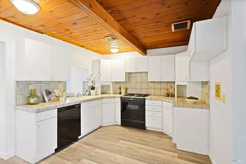 Kitchen - 51 Solano Dr, Dixon, CA 95620 photo 1 of 3