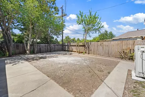 Exterior - 51 Solano Dr, Dixon, CA 95620 photo 9 of 13