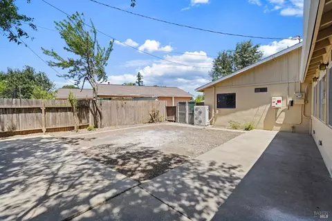 Exterior - 51 Solano Dr, Dixon, CA 95620 photo 6 of 13