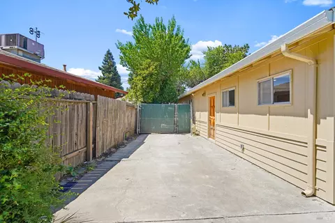 Exterior - 51 Solano Dr, Dixon, CA 95620 photo 12 of 13