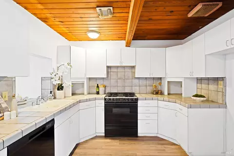 Kitchen - 51 Solano Dr, Dixon, CA 95620 photo 2 of 3