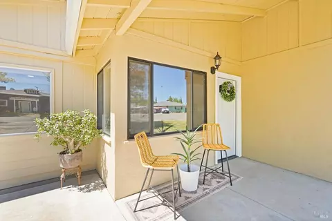 Exterior - 51 Solano Dr, Dixon, CA 95620 photo 4 of 13