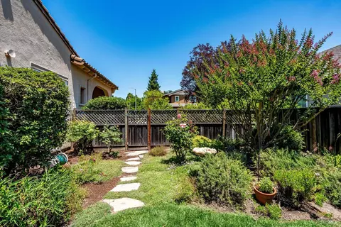 Exterior - 201 Macarthur Ln, Sonoma, CA 95476 photo 8 of 12
