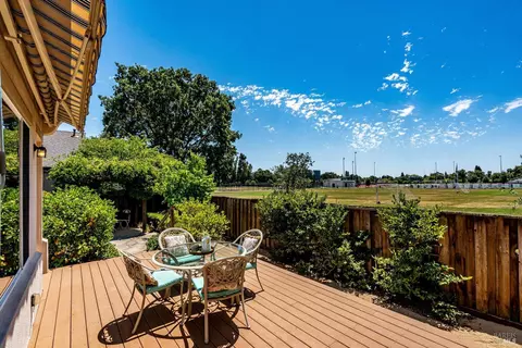 Exterior - 201 Macarthur Ln, Sonoma, CA 95476 photo 4 of 12