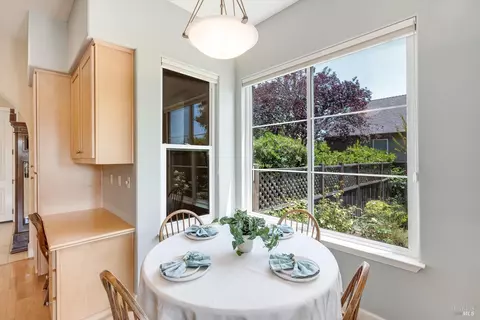 Dining - 201 Macarthur Ln, Sonoma, CA 95476 photo 2 of 3