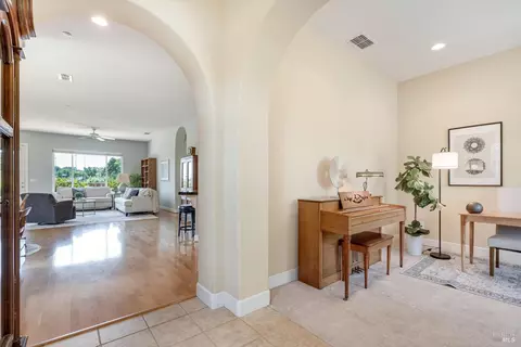 Entry Way - 201 Macarthur Ln, Sonoma, CA 95476 photo 2 of 2