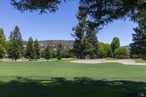 31 Fairways Dr, Napa, CA 94558