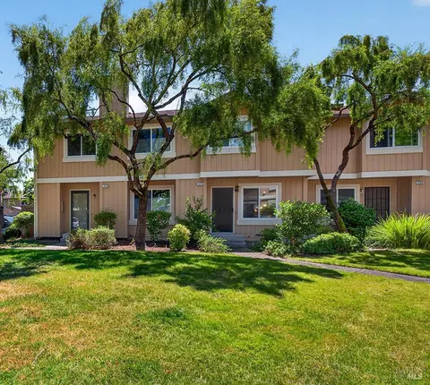 1428 Gold Way, Rohnert Park, CA 94928