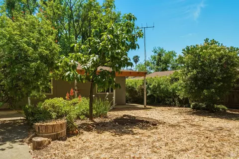 Exterior - 27 Goree Ct, Martinez, CA 94553 photo 2 of 9