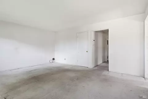 Living - 27 Goree Ct, Martinez, CA 94553 photo 3 of 3