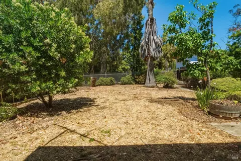 Exterior - 27 Goree Ct, Martinez, CA 94553 photo 5 of 9