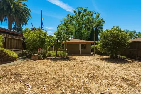 Exterior - 27 Goree Ct, Martinez, CA 94553 photo 7 of 9