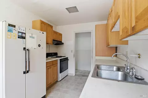 Kitchen - 27 Goree Ct, Martinez, CA 94553 photo 1 of 2