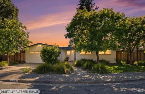 1103 Michigan Dr, Santa Rosa, CA 95405