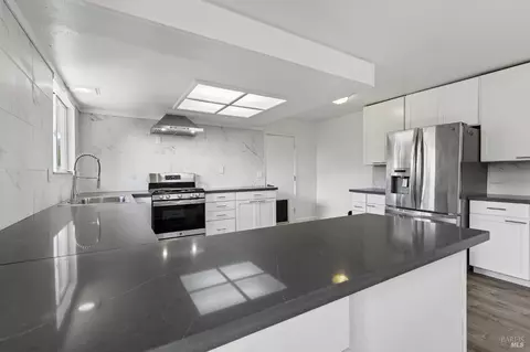 1662 Center Rd, Novato, CA 94947