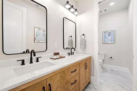 Bath - 4008 Split Rail Ct, Santa Rosa, CA 95403 photo 10 of 11