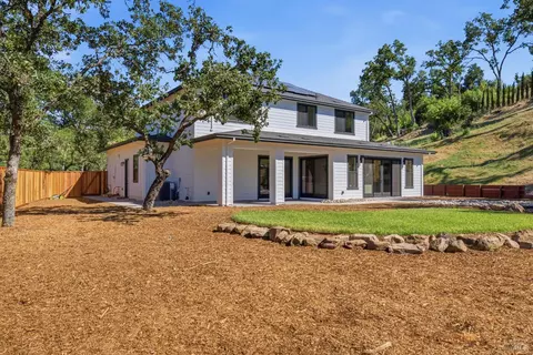 Exterior - 4008 Split Rail Ct, Santa Rosa, CA 95403 photo 9 of 12