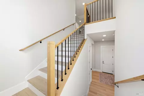 Entry Way - 4008 Split Rail Ct, Santa Rosa, CA 95403 photo 4 of 5