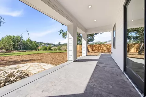 Exterior - 4008 Split Rail Ct, Santa Rosa, CA 95403 photo 4 of 12