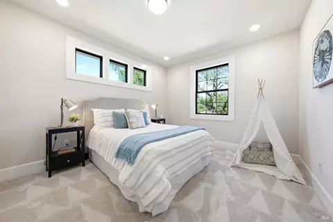 Bedroom - 4008 Split Rail Ct, Santa Rosa, CA 95403 photo 15 of 16