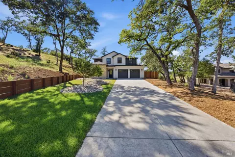 Exterior - 4008 Split Rail Ct, Santa Rosa, CA 95403 photo 8 of 12