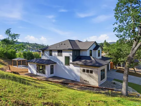 Exterior - 4008 Split Rail Ct, Santa Rosa, CA 95403 photo 7 of 12