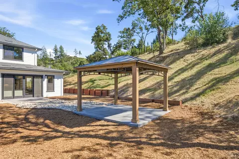 Exterior - 4008 Split Rail Ct, Santa Rosa, CA 95403 photo 6 of 12
