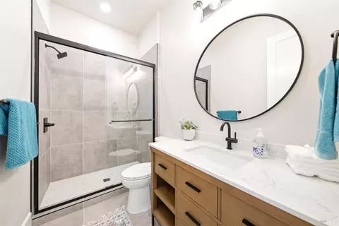 Bath - 4008 Split Rail Ct, Santa Rosa, CA 95403 photo 3 of 11