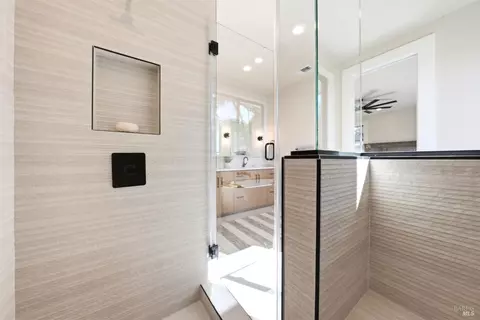 Bath - 4008 Split Rail Ct, Santa Rosa, CA 95403 photo 6 of 11