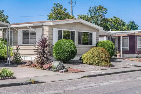 156 Westgate Cir, Santa Rosa, CA 95401