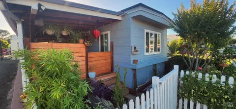311 Lake Mendocino Dr #14, Ukiah, CA 95482