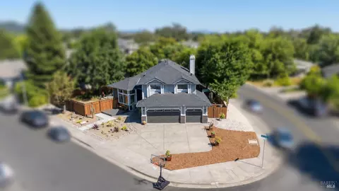 43 Anthony Ct, Windsor, CA 95492