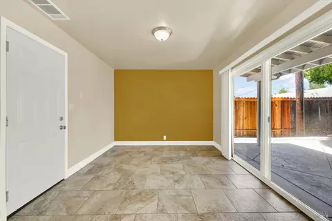 218 E Wyoming St, Fairfield, CA 94533 photo 13