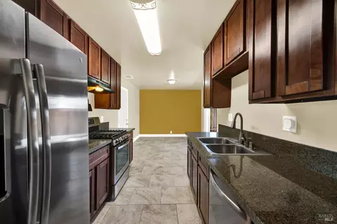 218 E Wyoming St, Fairfield, CA 94533 photo 9