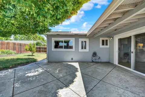 218 E Wyoming St, Fairfield, CA 94533 photo 35