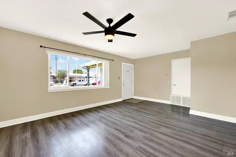 218 E Wyoming St, Fairfield, CA 94533 photo 5