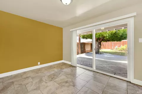 218 E Wyoming St, Fairfield, CA 94533 photo 15
