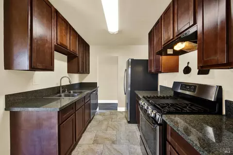 218 E Wyoming St, Fairfield, CA 94533 photo 12
