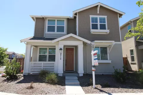 2716 Amora Cir, Santa Rosa, CA 95407