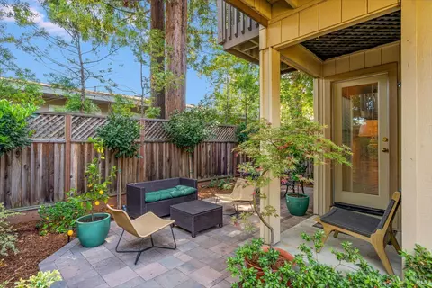 3204 Villa Ln, Napa, CA 94558